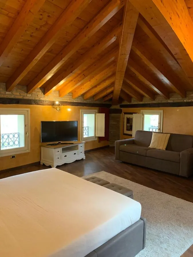 Quinta Quadra Hotel Chiari Guest house